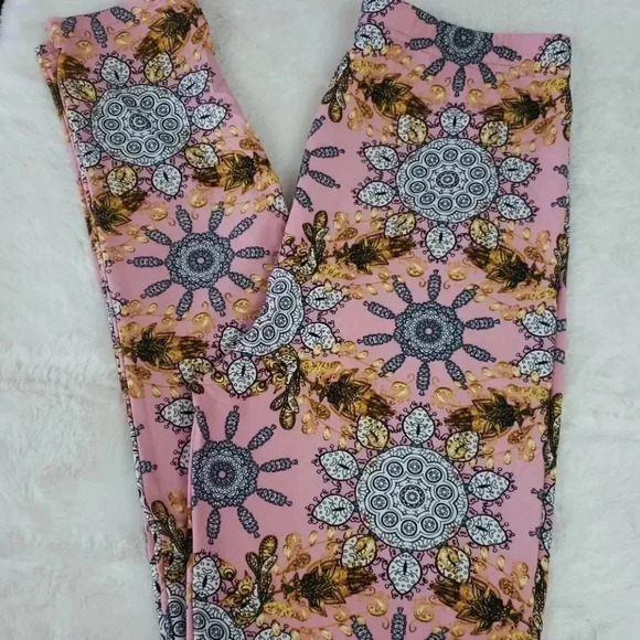 Pink Buttery Soft Leggings - Picture 1 of 4